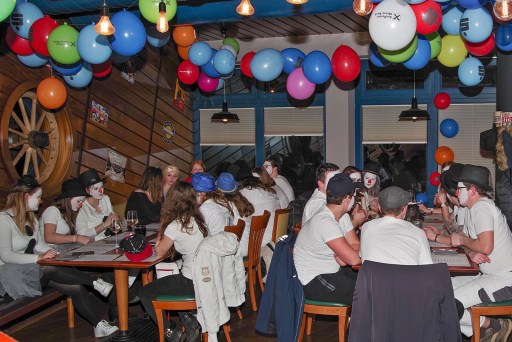Sängermaskenball im Hotel-Restaurant „The Flames“ in Andiesen