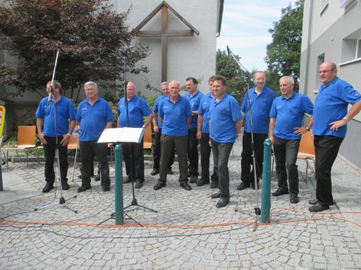 Die Sängerrunde beim Kirtag in Eggerding